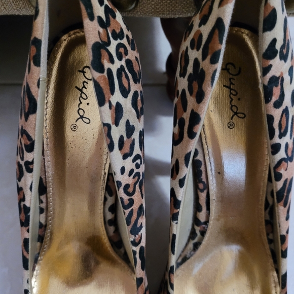 Shoes - Picture 2 of 6